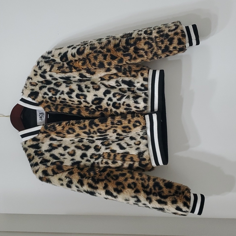 BB Dakota Leopard Jacket